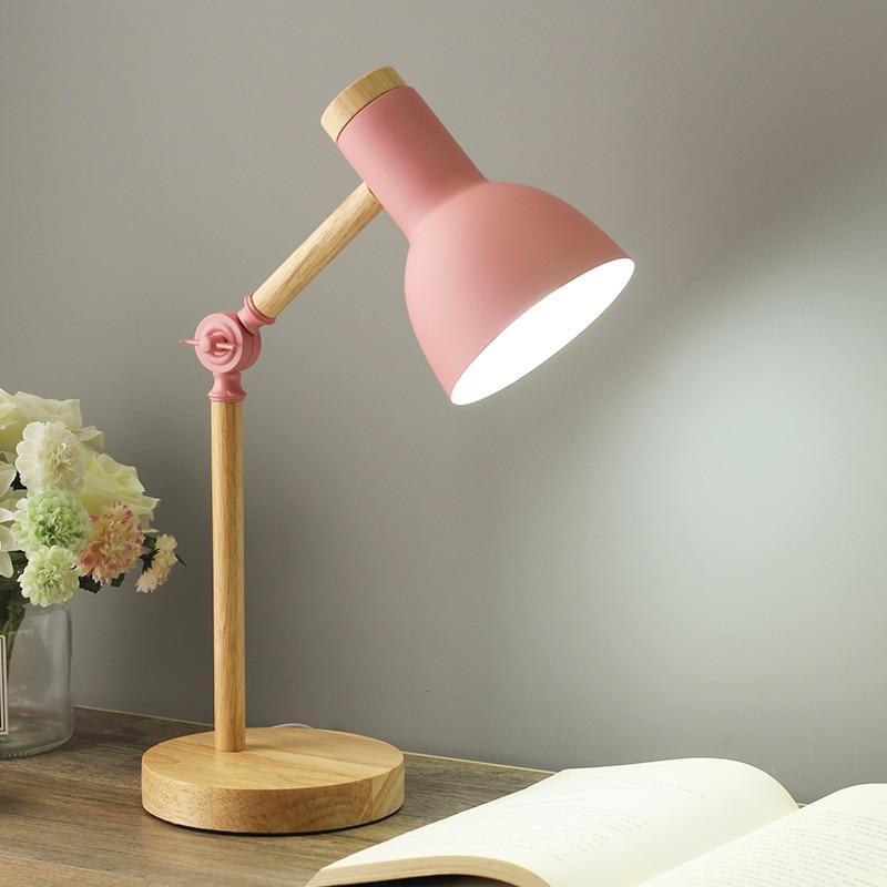 Table lamp with wooden finish in Nordic style | Kalsten