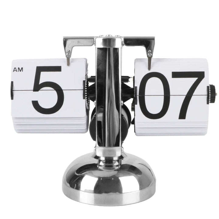 Retro Flip Clock with Automatic Turning Element | Kalsten