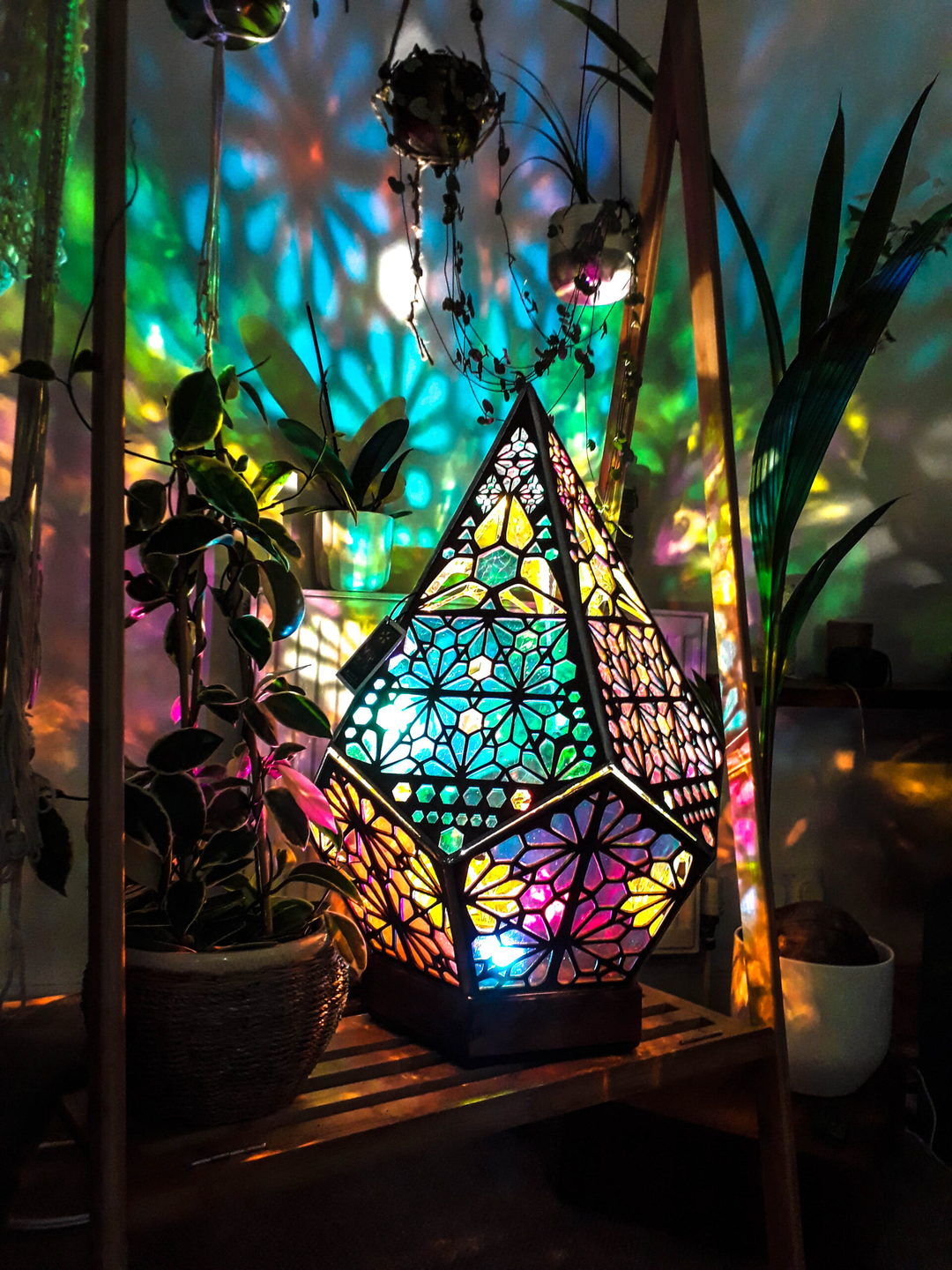 Stained Glass Style LED Table Lamp - LumiAura | Kalsten