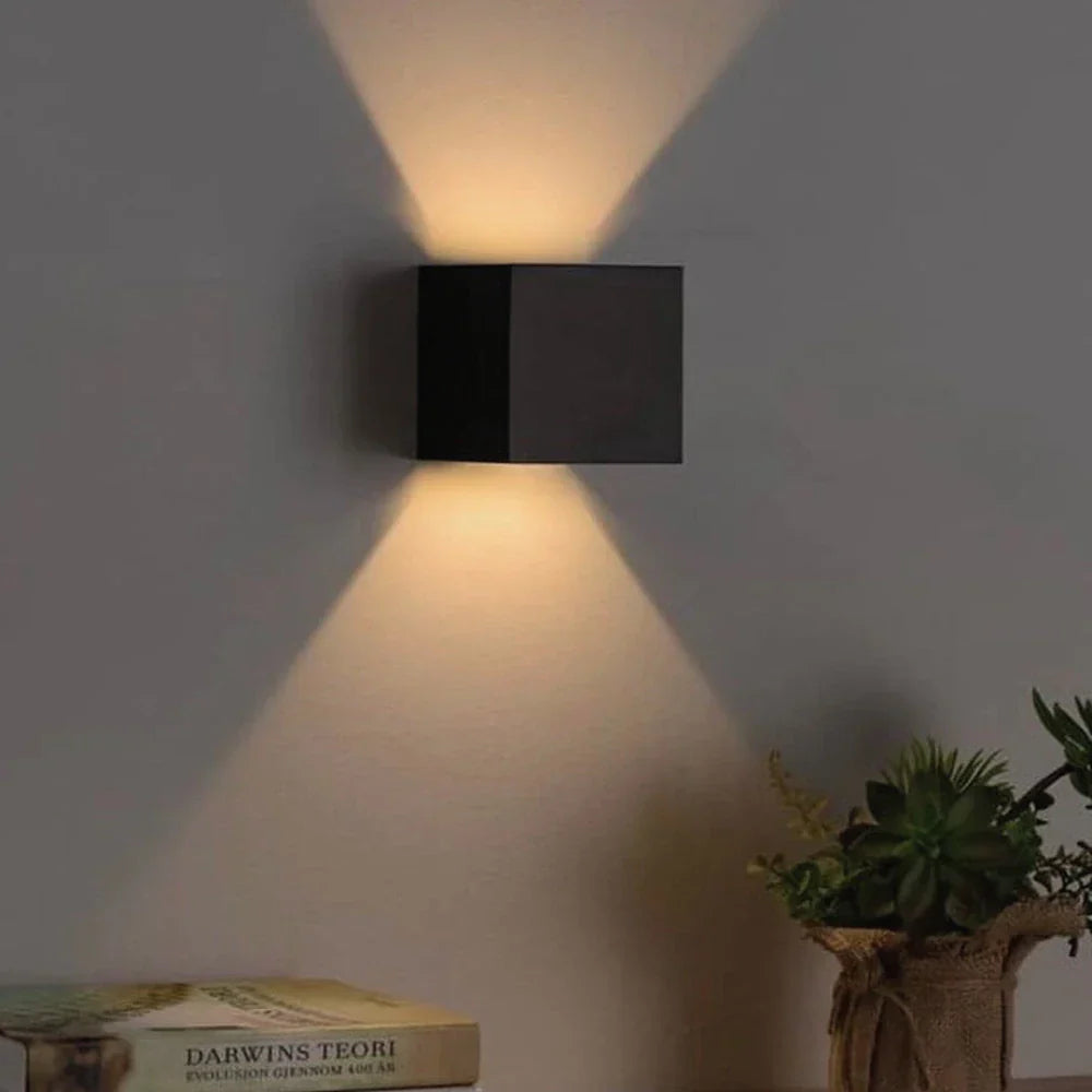 Adjustable Black Cube LED Wall Lamp Kalsten