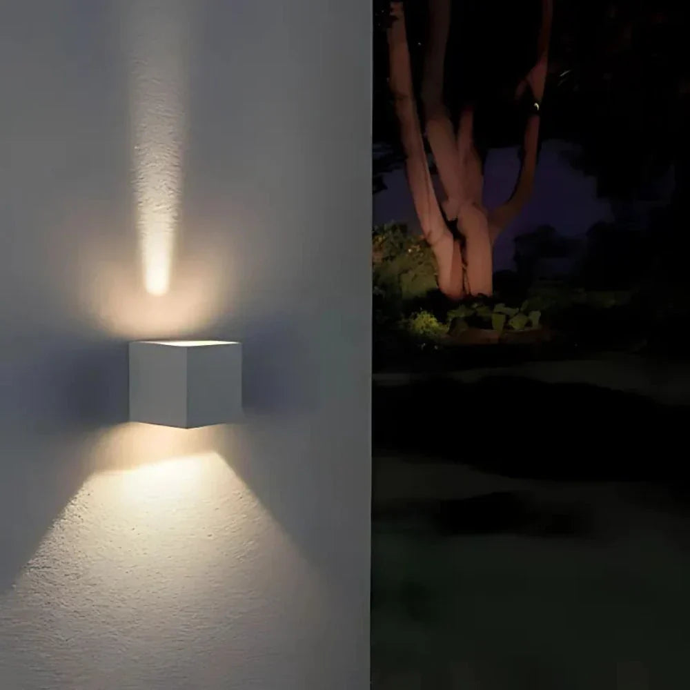 Adjustable Black Cube LED Wall Lamp Kalsten