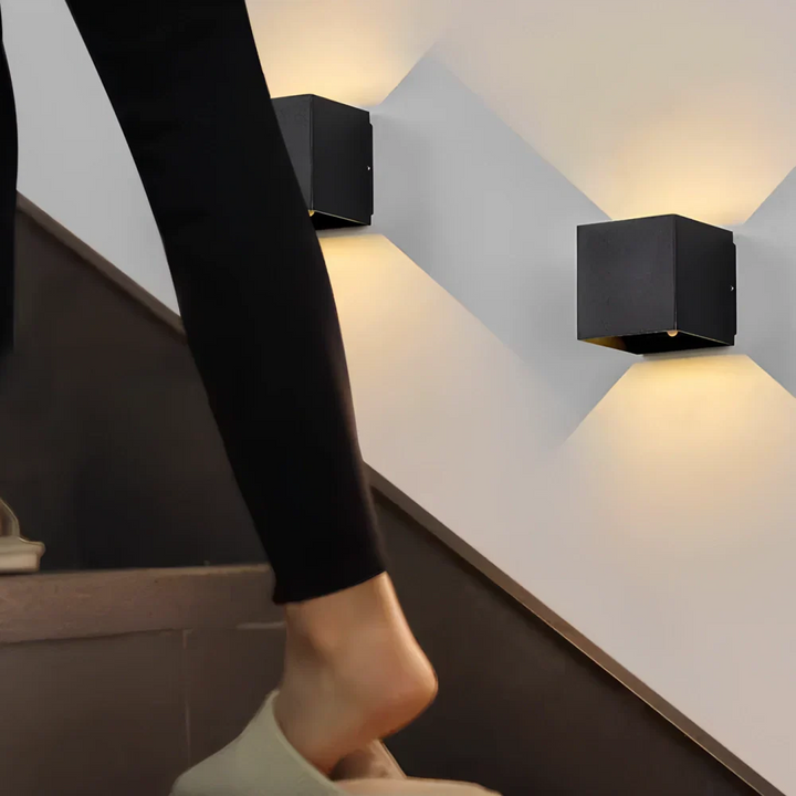 Adjustable Black Cube LED Wall Lamp Kalsten