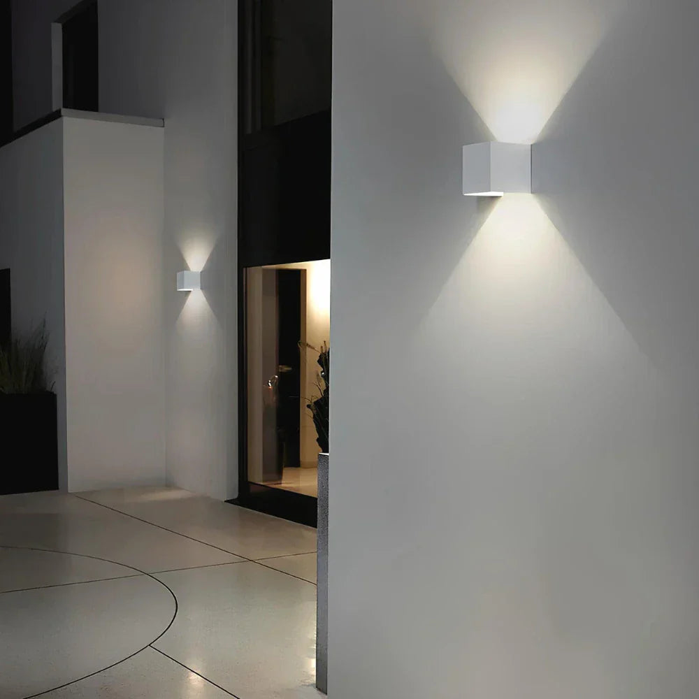 Adjustable Black Cube LED Wall Lamp Kalsten