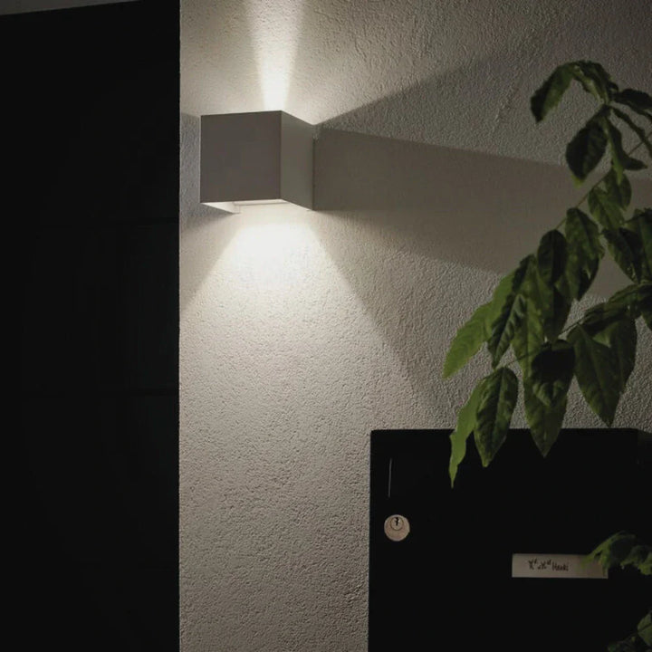 Adjustable Black Cube LED Wall Lamp Kalsten